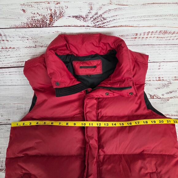 Banana Republic Men's Red Goose Down Puffer Vest S Thermal Warm Wind Resistant - Picture 10 of 11
